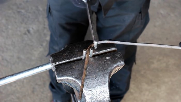 Как завязать стальной прут в узел