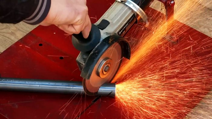 Как сделать тяпку из трубы которая будет удобнее обычной