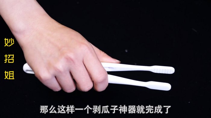 5 вариантов использования старых зубных щеток