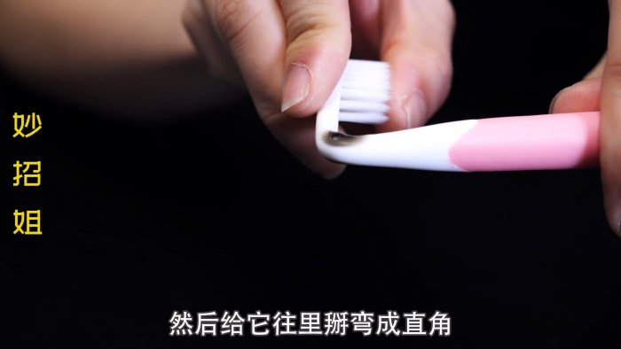 5 вариантов использования старых зубных щеток