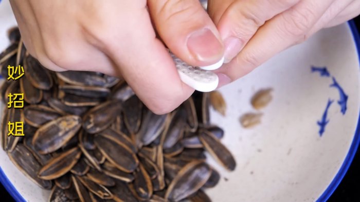 5 вариантов использования старых зубных щеток