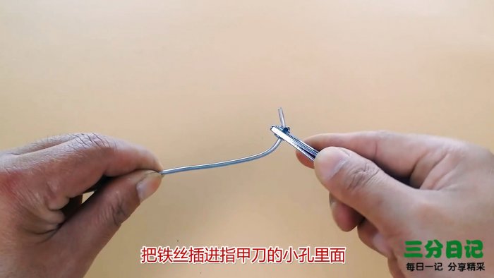 Посмотрите сколько инструментов сможет заменить книпсер для ногтей