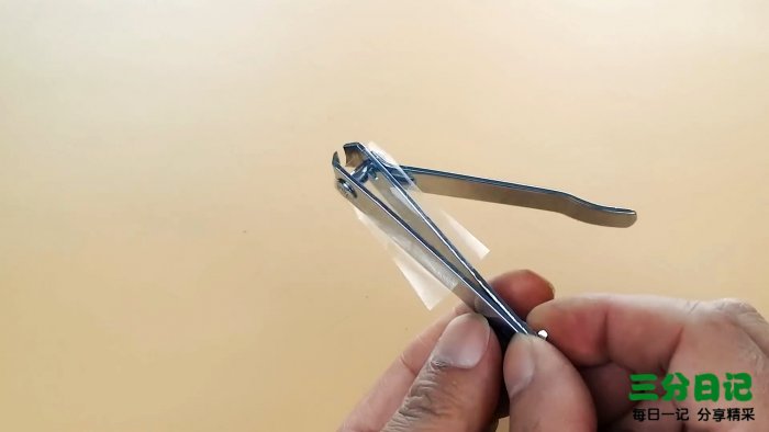 Посмотрите сколько инструментов сможет заменить книпсер для ногтей