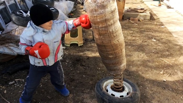 Как из деталей строго автомобиля сделать манекен для отработки ударов