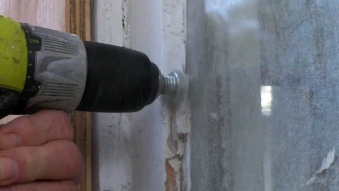 Как сделать фрезу из болта для работы в труднодоступных местах