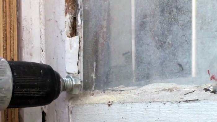 Как сделать фрезу из болта для работы в труднодоступных местах