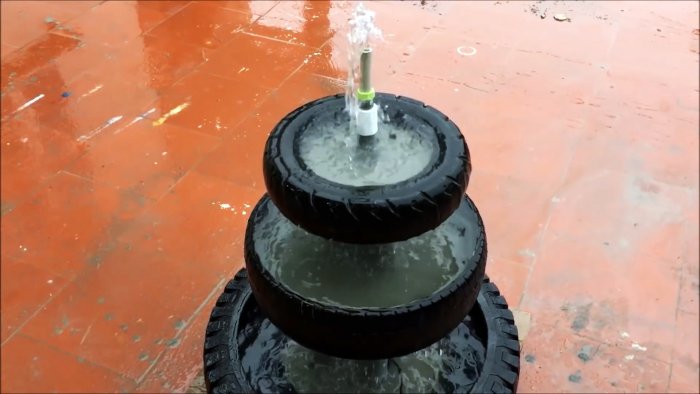 Как сделать трехъярусный садовый фонтанчик из старых покрышек