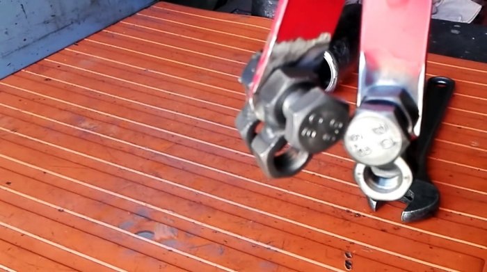 Как сделать универсальный съемник из гидравлического домкрата