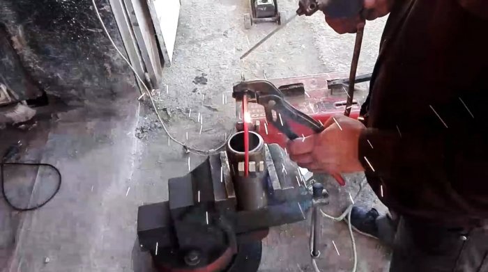 Как сделать универсальный съемник из гидравлического домкрата