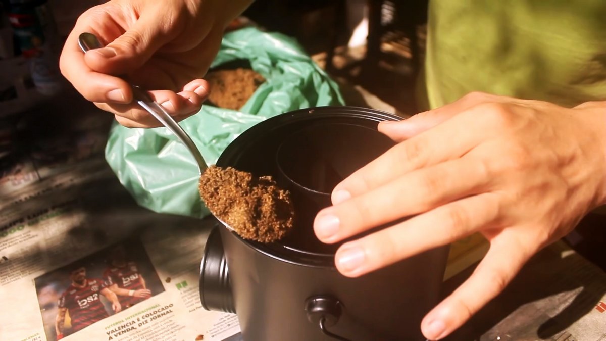 Полезное применение жестяным банкам: как сделать мини печь для уличной готовки