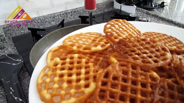 Супер хворост приготовленный при помощи картофелемялки