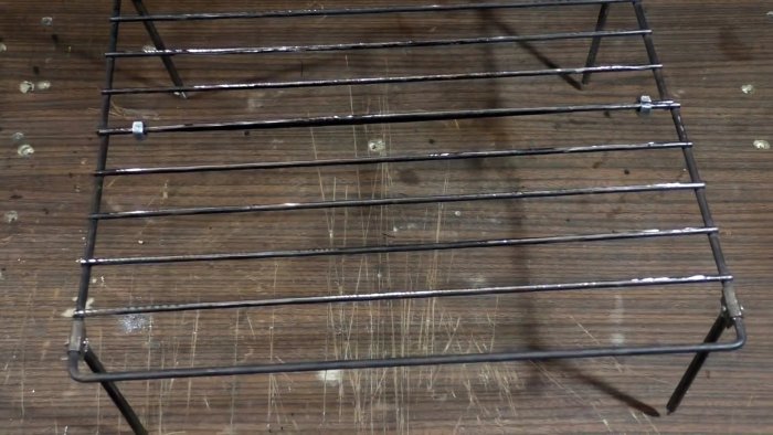 Не выбрасывайте старую плиту сделайте из ее решетки складной мангал