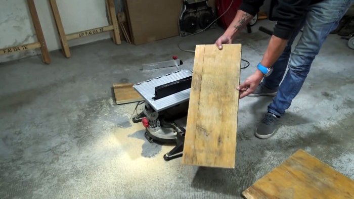 Делаем настенный компактный тренажер для бокса из покрышки