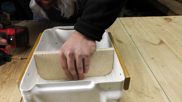 Как применить пластиковую канистру с пользой в гараже или мастерской