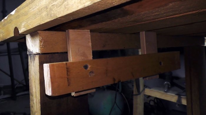 Как применить пластиковую канистру с пользой в гараже или мастерской