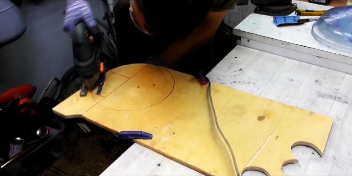 Как из 19 литрового бутыля сделать пуф для мастерской с отделом для хранения