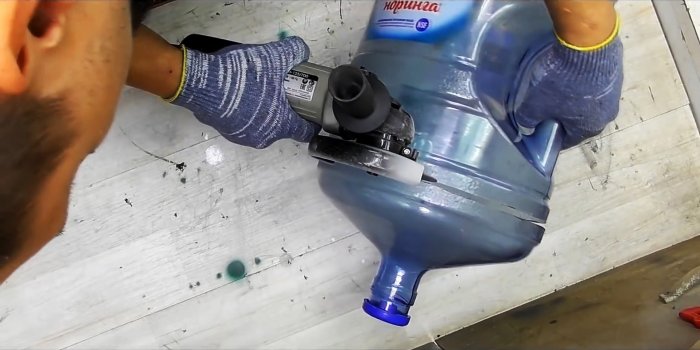 Как из 19 литрового бутыля сделать пуф для мастерской с отделом для хранения