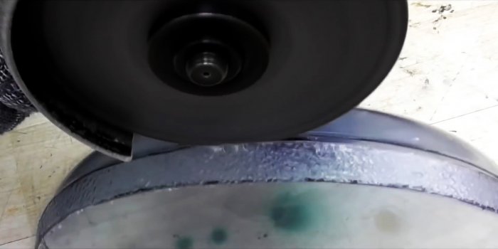 Как из 19 литрового бутыля сделать пуф для мастерской с отделом для хранения