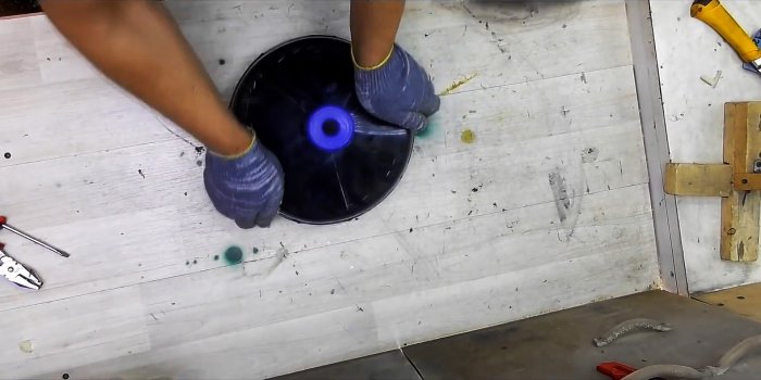 Как из 19 литрового бутыля сделать пуф для мастерской с отделом для хранения