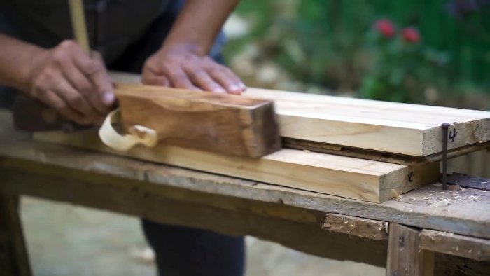 Как без клея гвоздей и саморезов сделать деревянную крышку для казана коптильни или тандыра