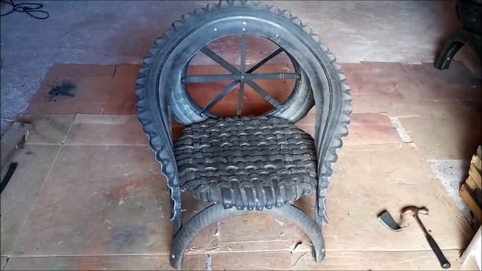 Делаем садовое кресло из старых покрышек
