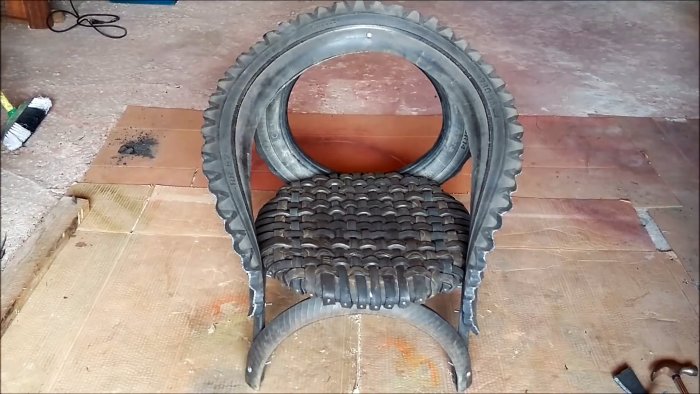 Кресло из старых шин