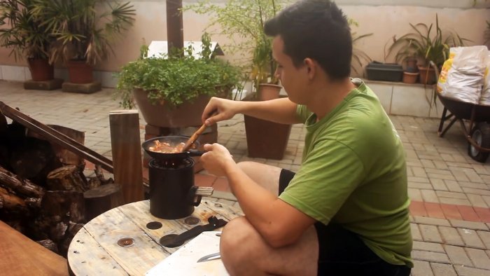 Полезное применение жестяным банкам как сделать мини печь для уличной готовки