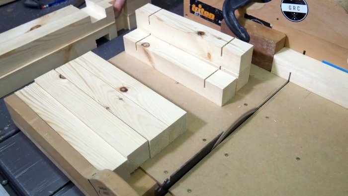 Как из пластика крышек и канистр сделать сиденье табурета