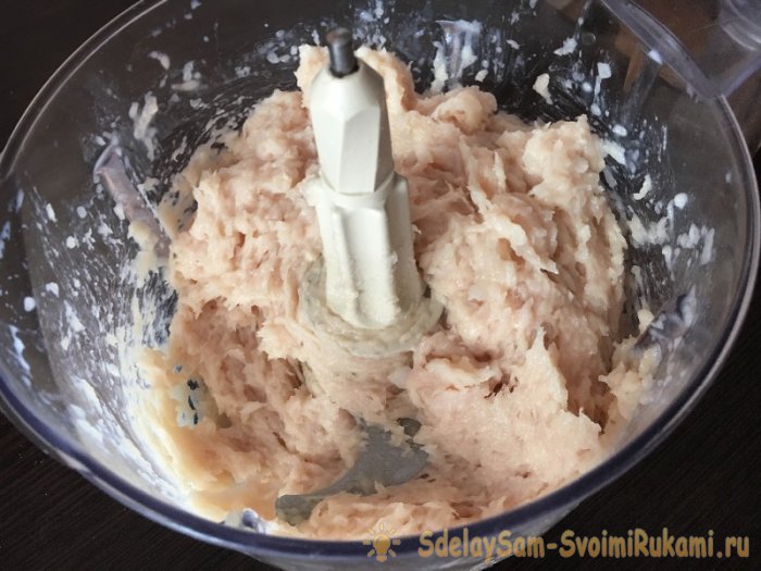 Самые простые и нежные куриные колбаски не оставят вас равнодушными