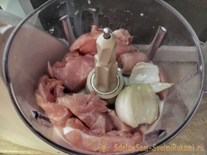 Самые простые и нежные куриные колбаски не оставят вас равнодушными