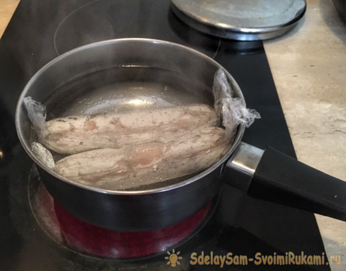 Самые простые и нежные куриные колбаски не оставят вас равнодушными