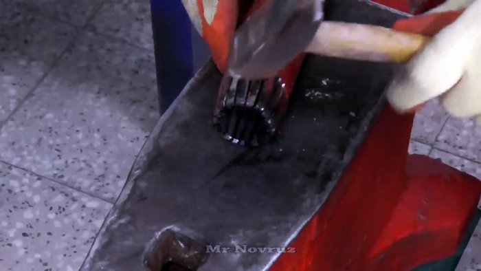 Как из куска трубы сделать инжекторную пропановую горелку