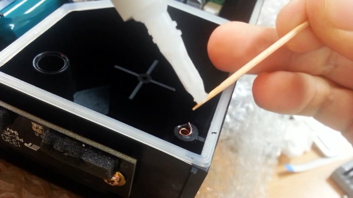 Как надежно восстановить сорванную резьбу на пластике