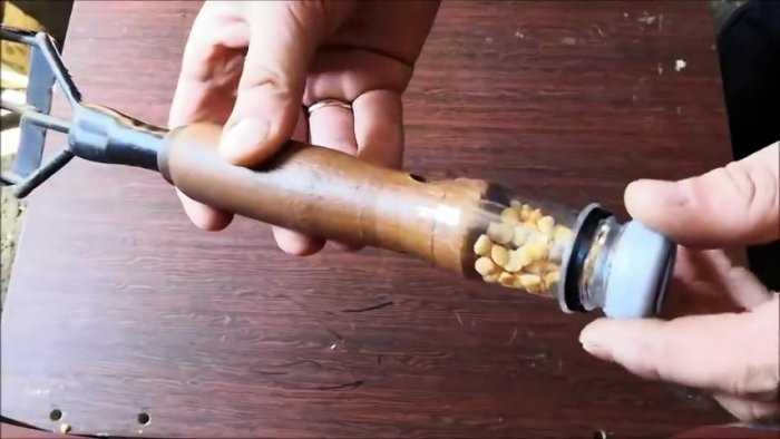 Как с пользой применить горлышки от ПЭТ бутылок огороднику