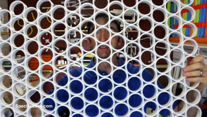 Как сделать декоративную решетку из ПВХ трубы