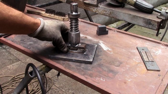 Как сделать станок для быстрого изготовления кованой решетки