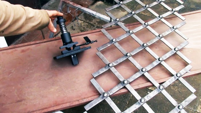 Как сделать станок для быстрого изготовления кованой решетки