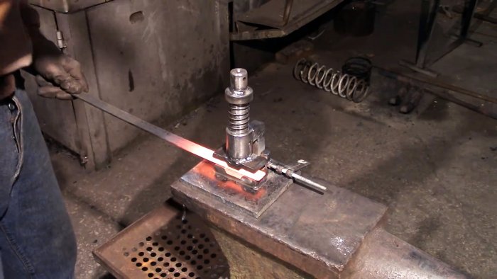 Как сделать станок для быстрого изготовления кованой решетки