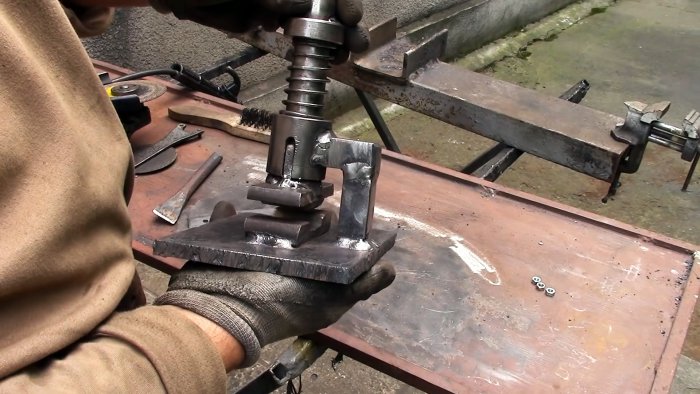 Как сделать станок для быстрого изготовления кованой решетки