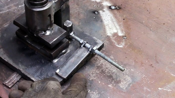 Как сделать станок для быстрого изготовления кованой решетки