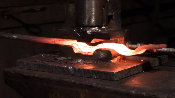 Как сделать станок для быстрого изготовления кованой решетки