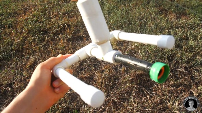 Как из ПВХ труб сделать разбрызгиватель для полива