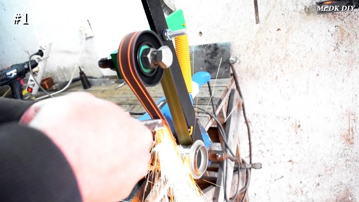 Самый простой гриндер из болгарки велосипедной втулки и ролика ГРМ