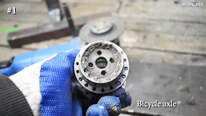 Самый простой гриндер из болгарки велосипедной втулки и ролика ГРМ