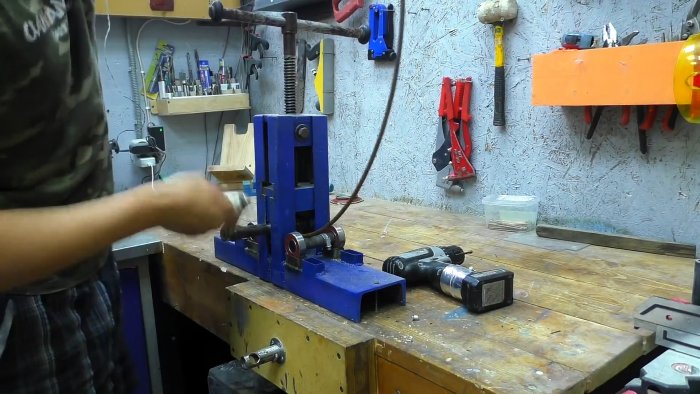 Делаем из бочки мобильную печь для сжигания садового мусора