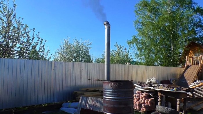 Делаем из бочки мобильную печь для сжигания садового мусора