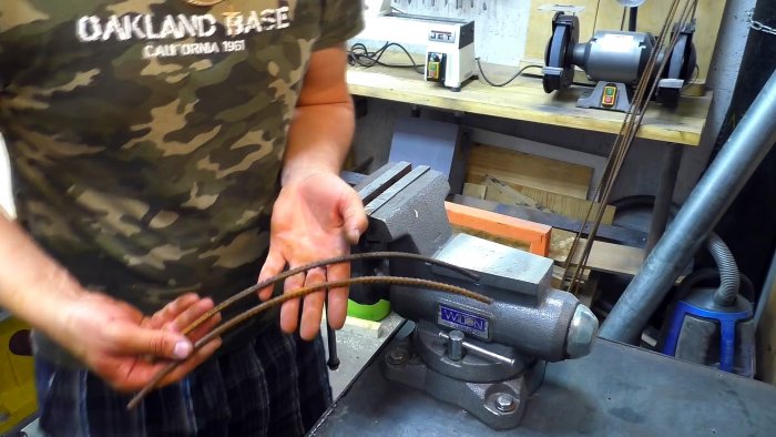 Делаем из бочки мобильную печь для сжигания садового мусора