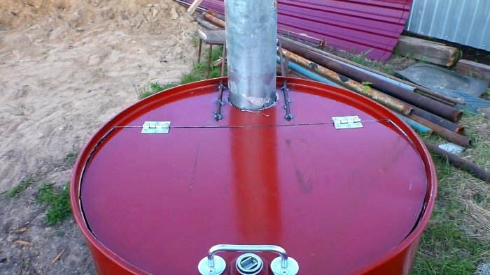 Делаем из бочки мобильную печь для сжигания садового мусора