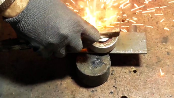 Как сделать простой станок для гибки