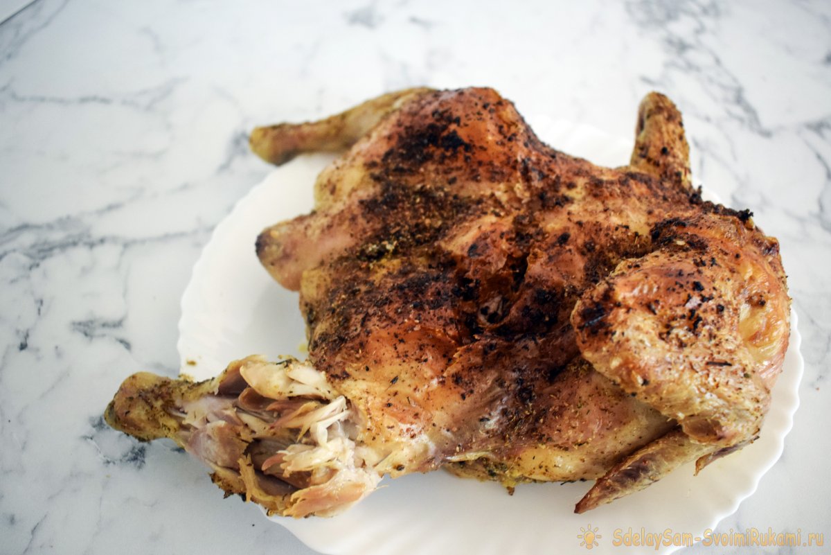 Приготовить курицу-гриль можно и в обычной духовке, где нет этой функции
